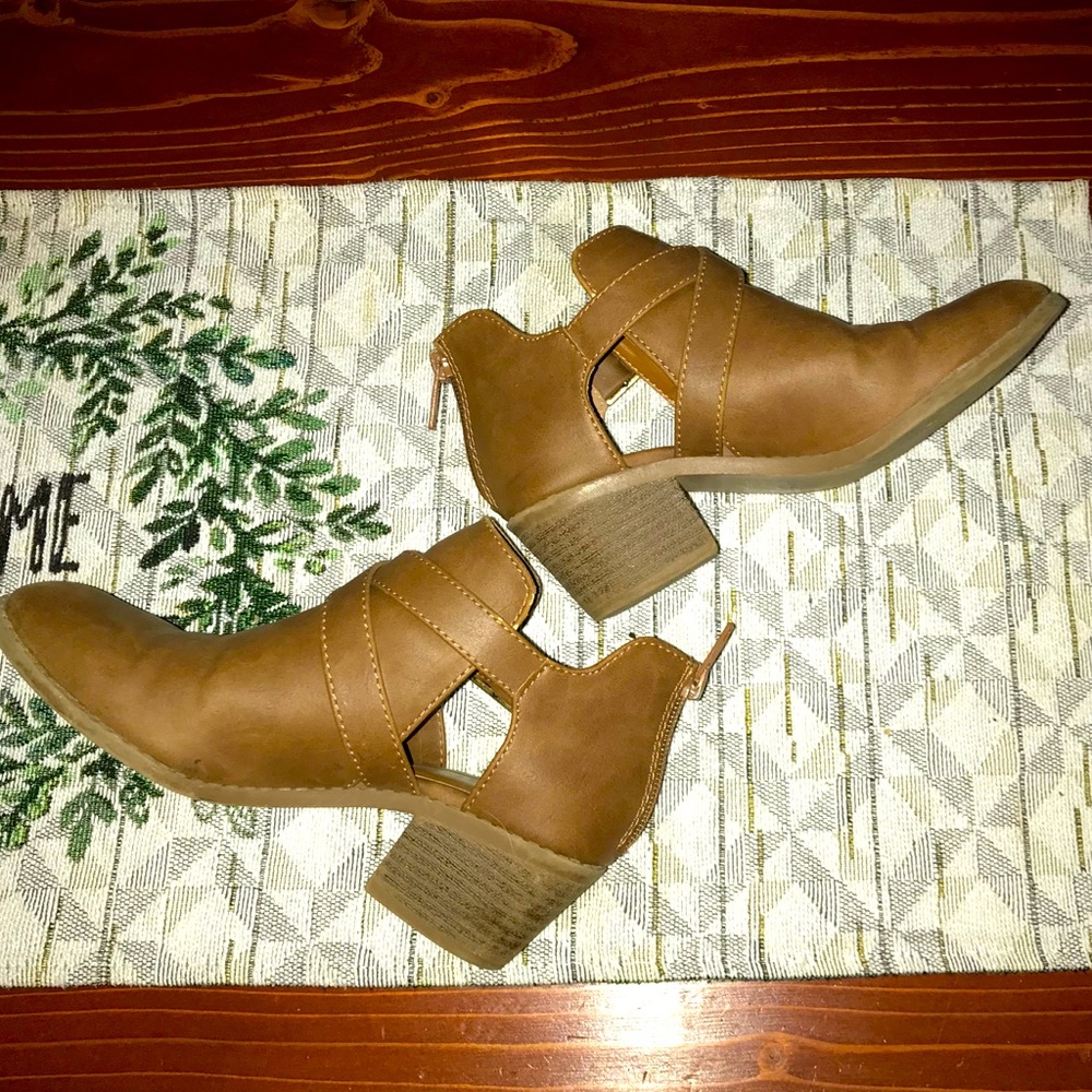 Cut Out Booties - Picture 4 of 8